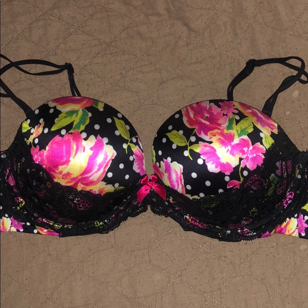 Victorias Secret Very Sexy strapless bra
